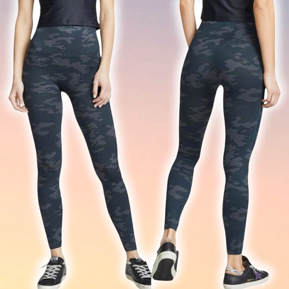 NWT SPANX Look at Me Now Seamless Leggings Sz Small Camo